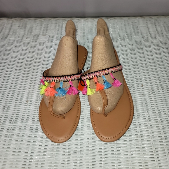 west loop Shoes - Women's sandals Multi-colored size 7/8 treads decorative